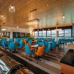 Gino Seaside Tbilisi, Trademark Collection By Wyndham מלון